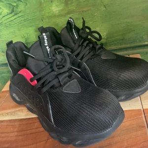 MENS SAFETY BLACK SHOES SZ 39 EURO/US 7.5 *
